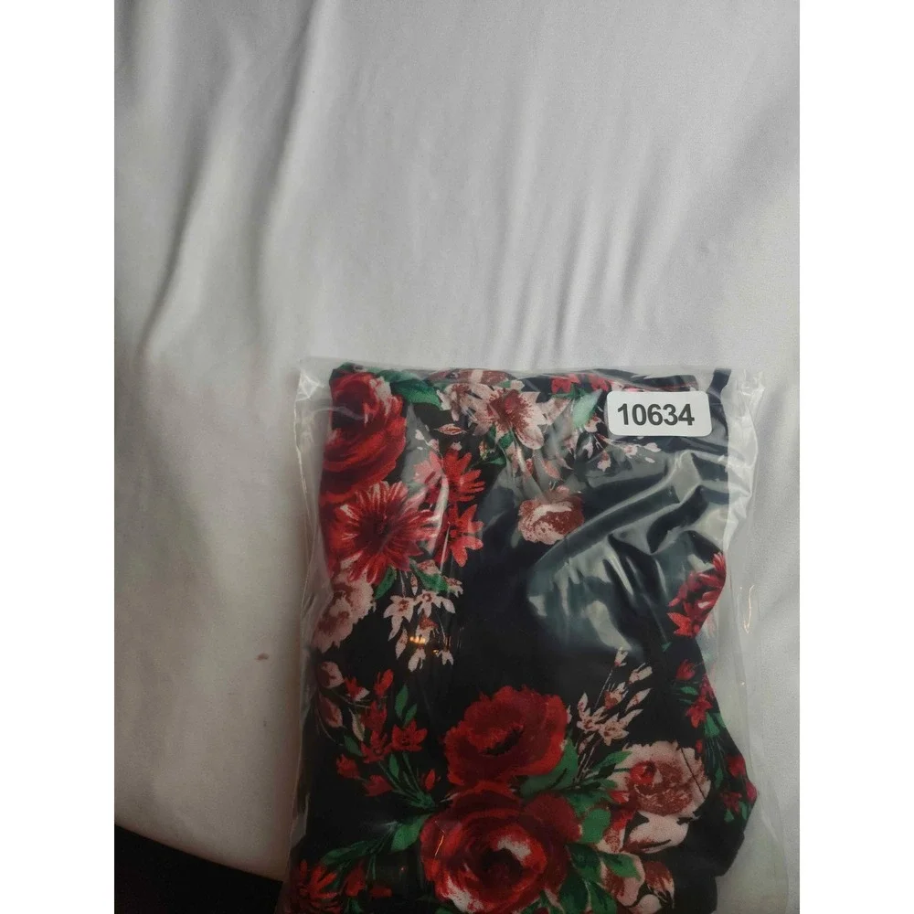 Pioneer Woman Floral V-Neck Tunic Top XL Black Red Rose 3/4 Sleeve